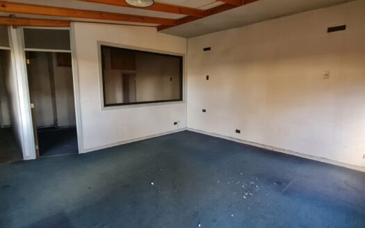 Amplio sitio en Huertos Familiares