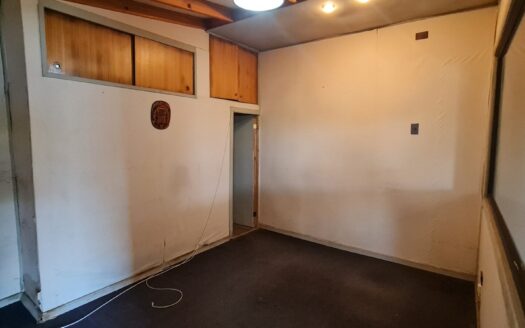 Amplio sitio en Huertos Familiares