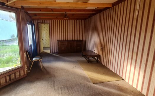 Amplio sitio en Huertos Familiares