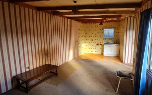 Amplio sitio en Huertos Familiares