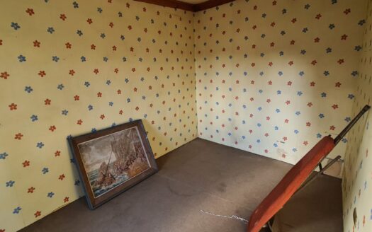 Amplio sitio en Huertos Familiares