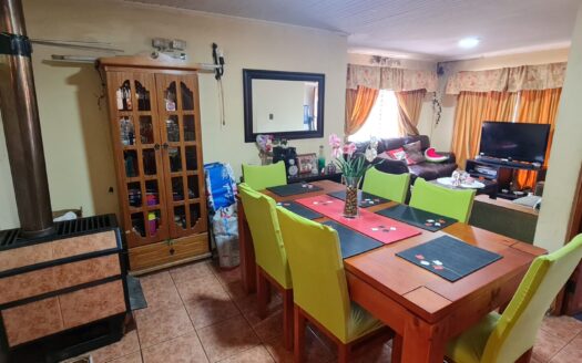 Amplia casa en Santa Juana