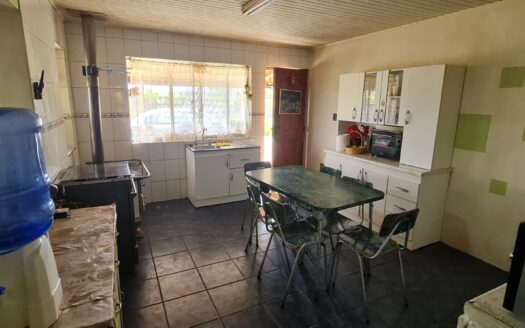 Amplia casa en Santa Juana