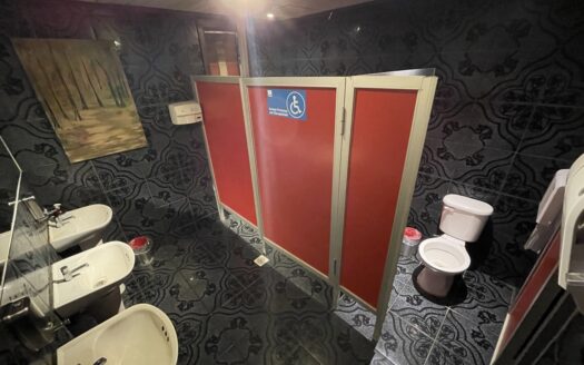 Amplio local comercial en Coronel