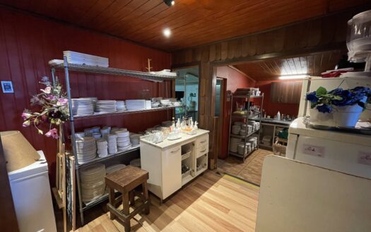 Amplio local comercial en Coronel