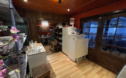 Amplio local comercial en Coronel