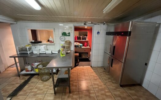 Amplio local comercial en Coronel