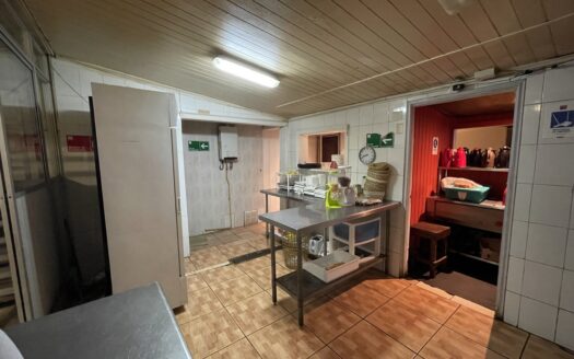 Amplio local comercial en Coronel