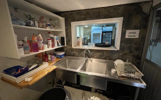 Amplio local comercial en Coronel