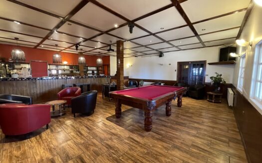 Amplio local comercial en Coronel