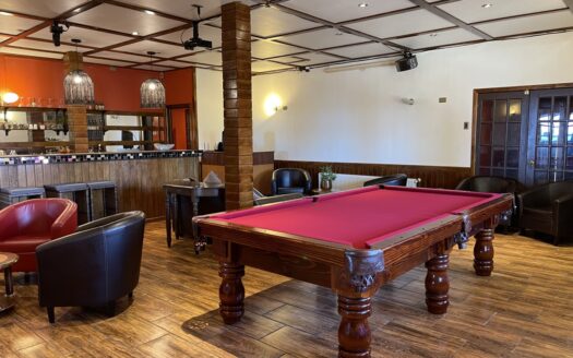 Amplio local comercial en Coronel