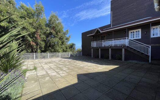 Amplio local comercial en Coronel