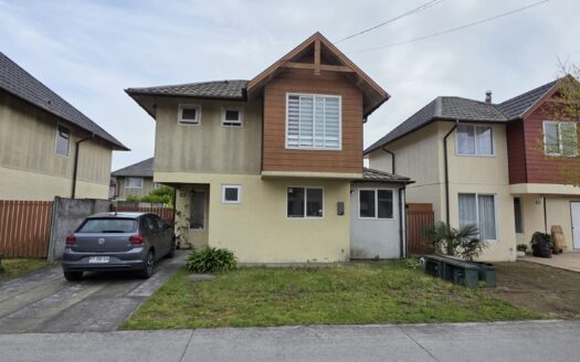 Amplia casa dentro de condominio en San Pedro de la Paz