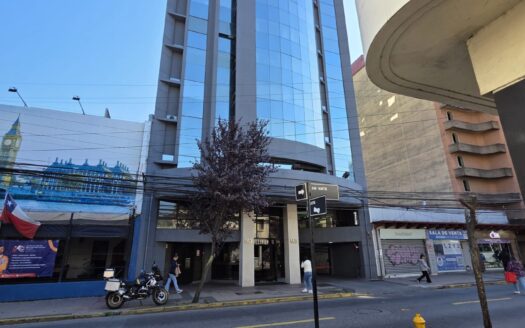 Oficina semiaboblada en pleno centro de Concepción