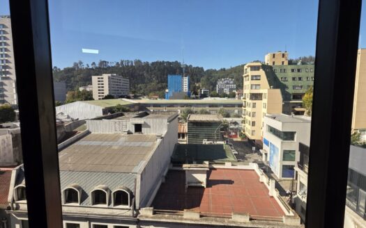 Oficina semiaboblada en pleno centro de Concepción