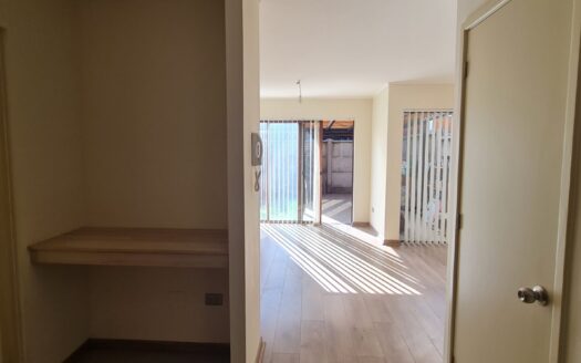Se arrienda casa dentro de condominio en Los Ángeles