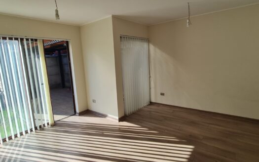 Se arrienda casa dentro de condominio en Los Ángeles