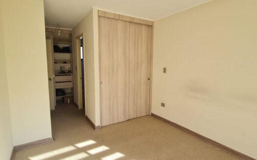 Se arrienda casa dentro de condominio en Los Ángeles