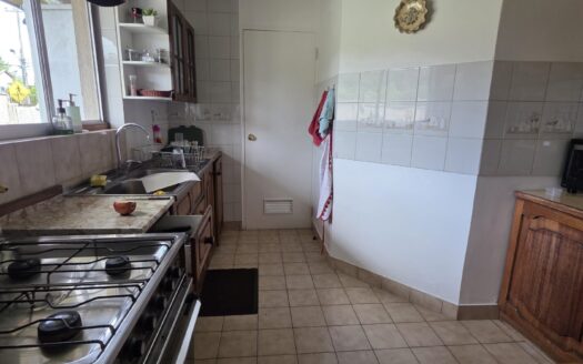 Se vende amplia casa en Lonco Norte