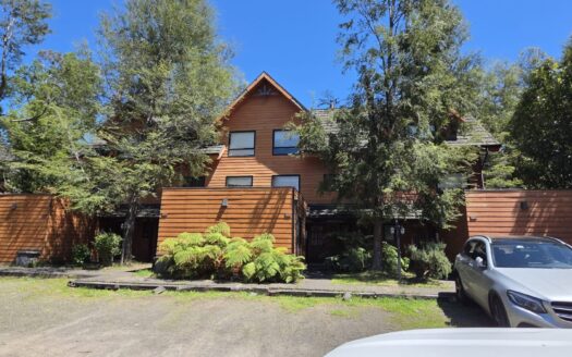 Se vende casa amoblada dentro de condominio en Pucón