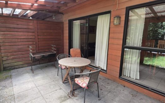Se vende casa amoblada dentro de condominio en Pucón