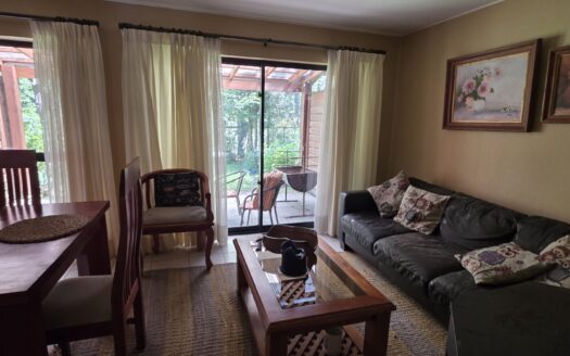 Se vende casa amoblada dentro de condominio en Pucón